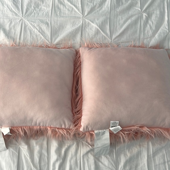 Mainstays Pink Fur Pillows 2 Pack - Picture 2 of 4